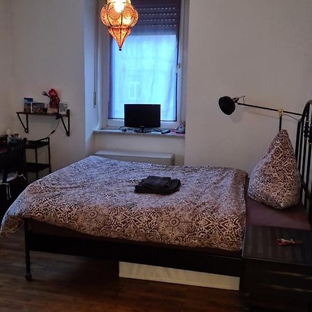 Gemuetliches Zimmer In Einer Altbauwohnung In Der Stadt Wurzburg Exterior photo